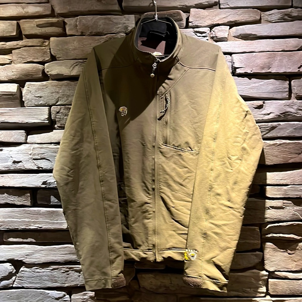 Mountain Hardwear Soft Shell jacket (in Moss green)